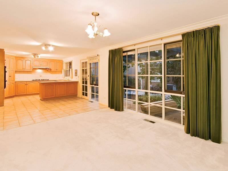 2/121 Balwyn Road, Balwyn image 6