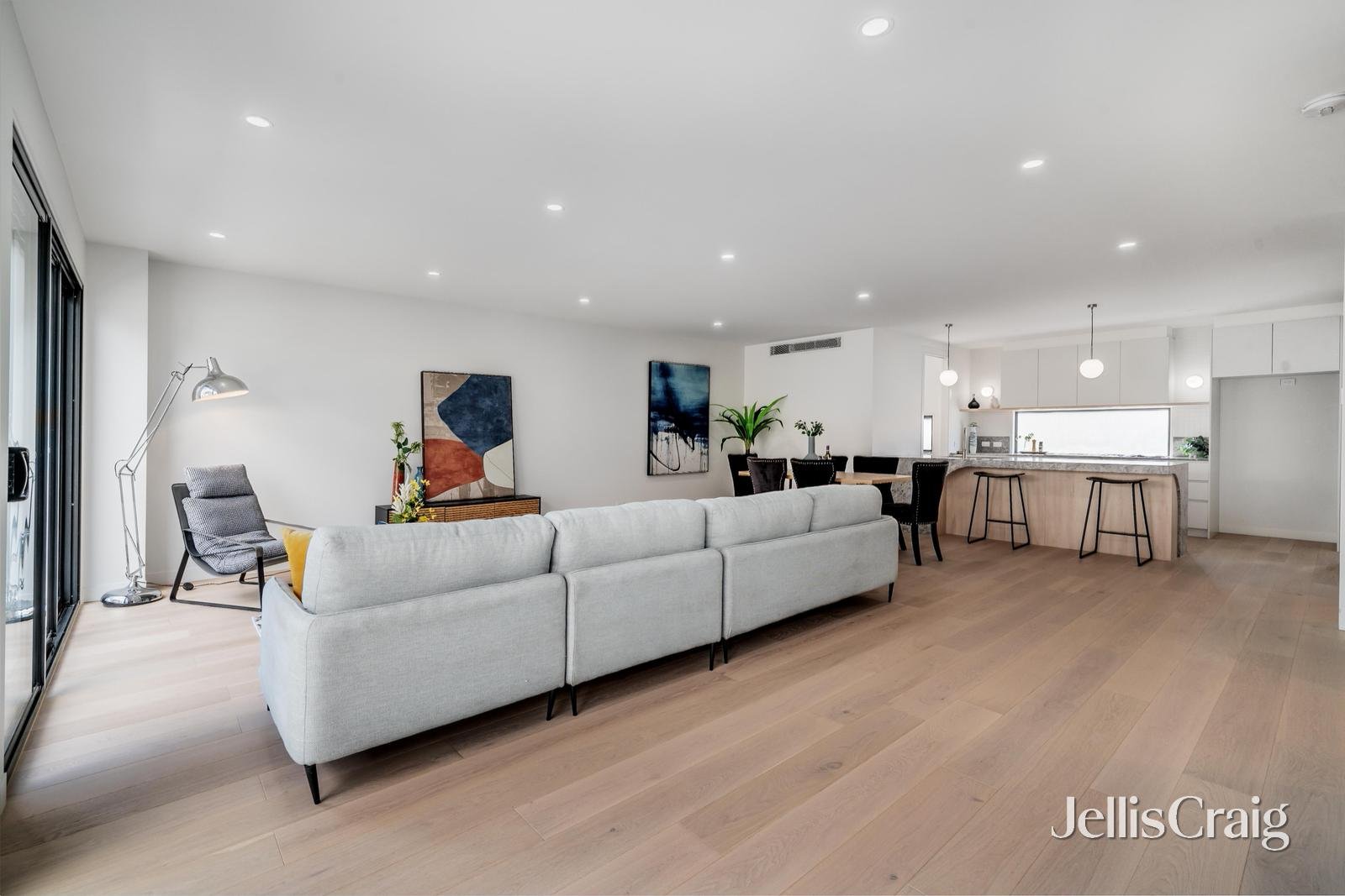 2/121 Mitcham Road, Donvale image 5