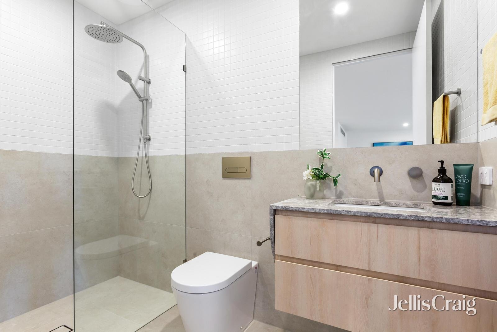 2/121 Mitcham Road, Donvale image 12