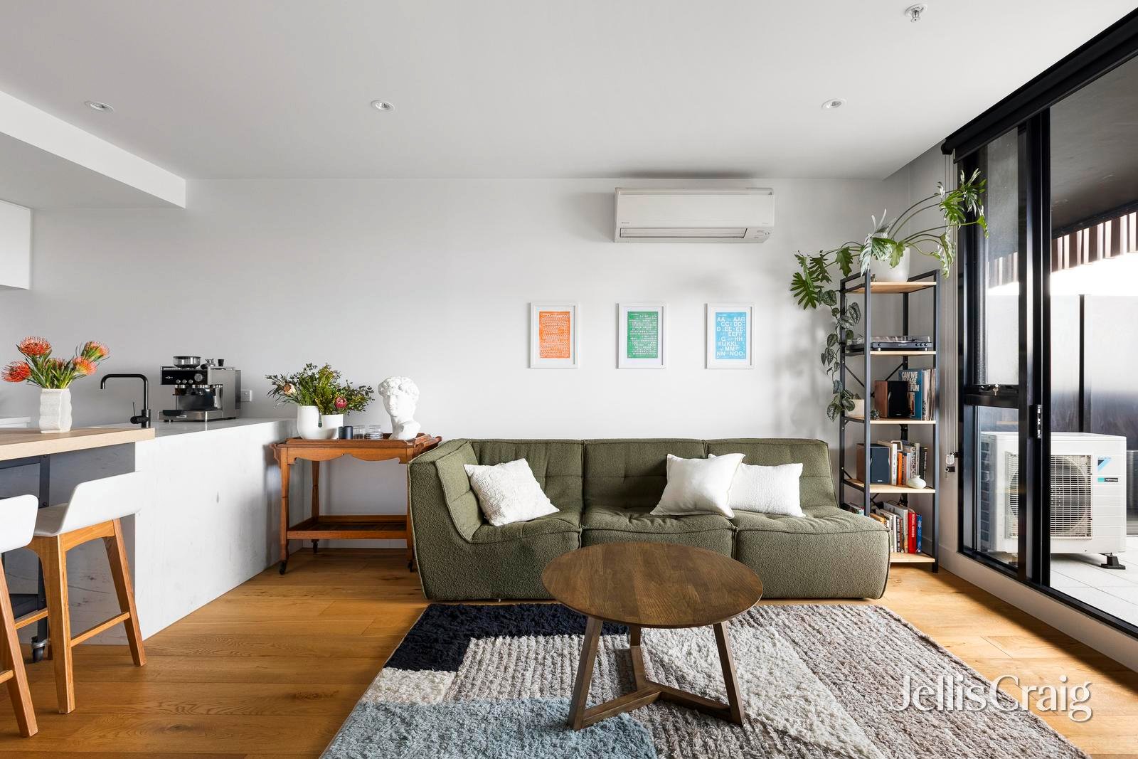 212/1 Westley Avenue, Ivanhoe image 1