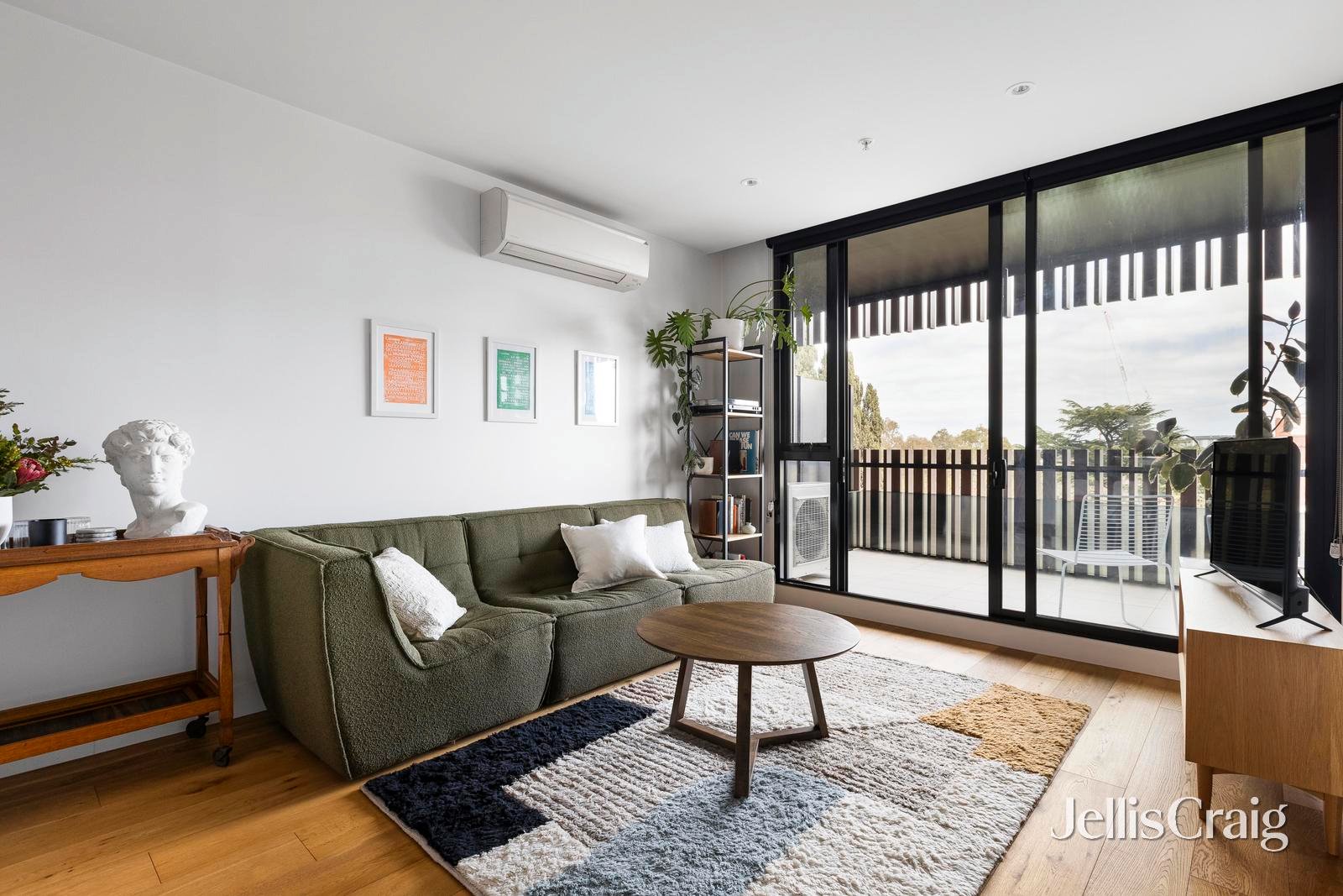 212/1 Westley Avenue, Ivanhoe image 2
