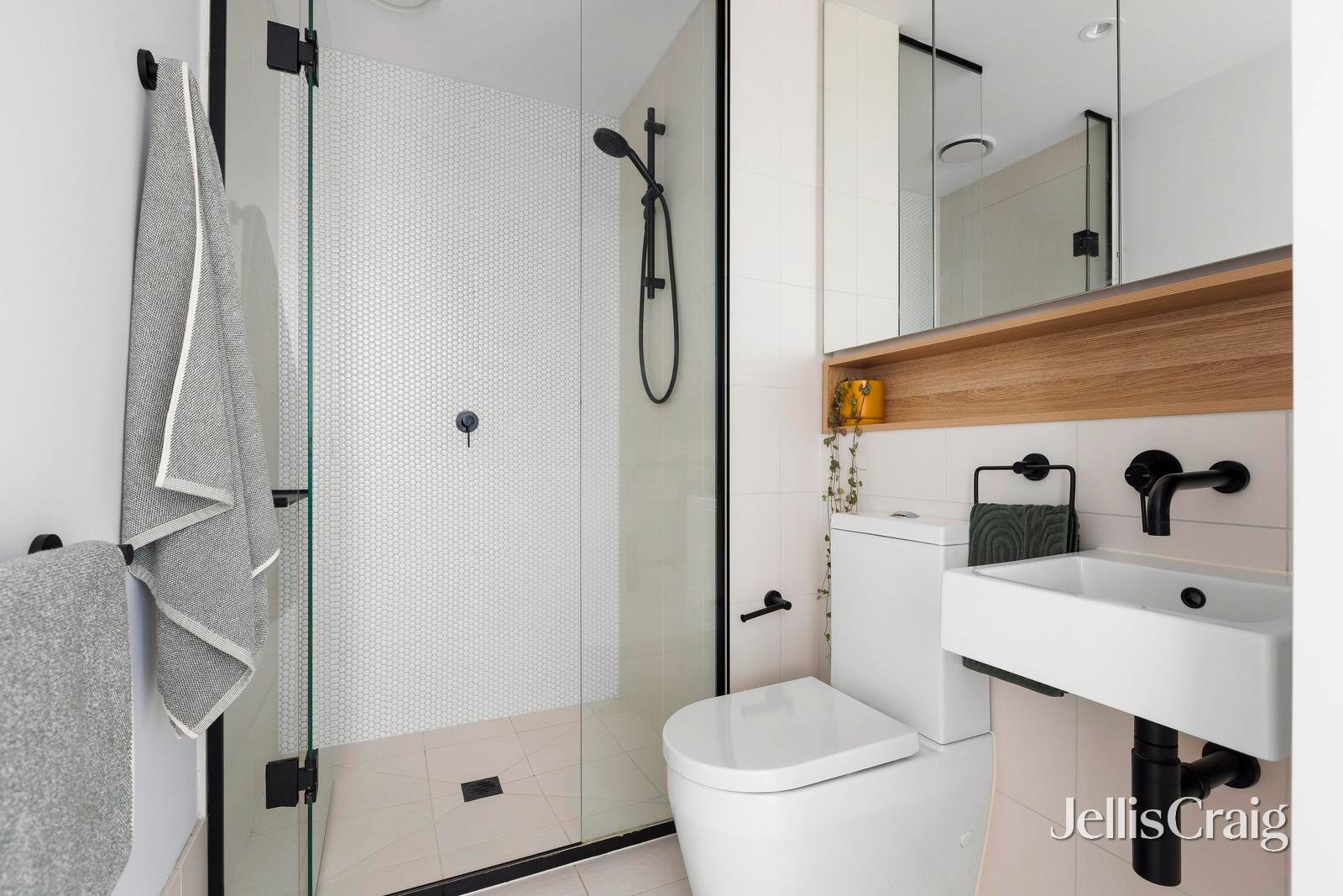 212/1 Westley Avenue, Ivanhoe image 7