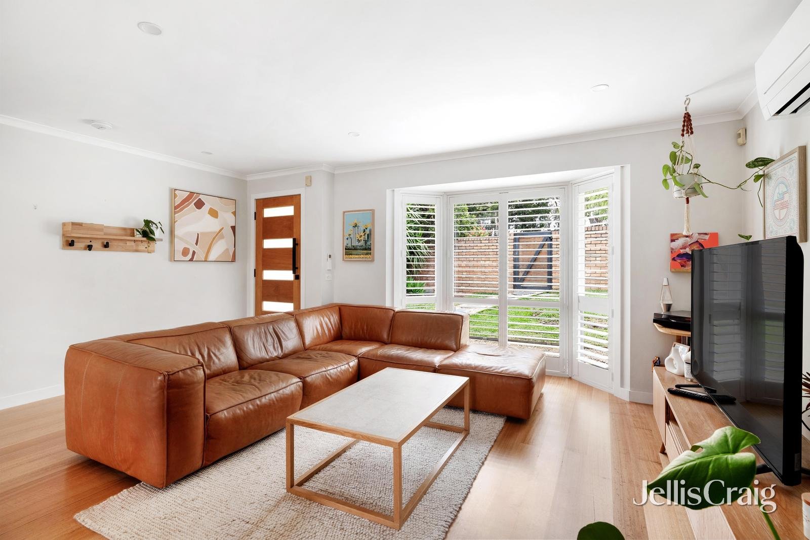 2/121 Yallambie Road, Macleod image 3
