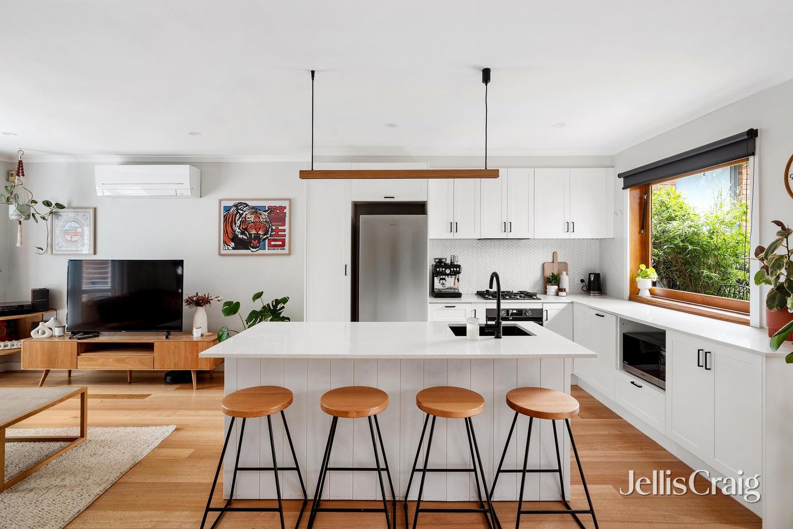 2/121 Yallambie Road, Macleod image 4