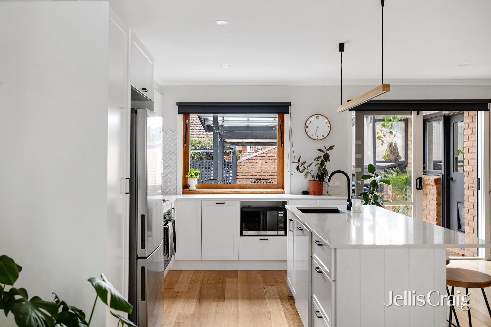 2/121 Yallambie Road, Macleod image 5