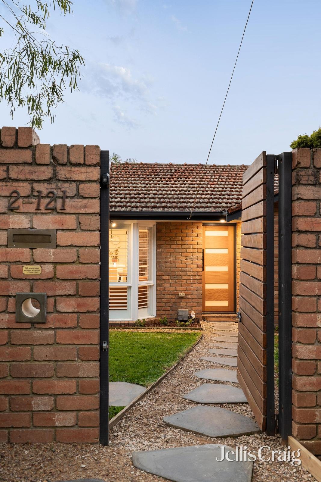 2/121 Yallambie Road, Macleod image 16