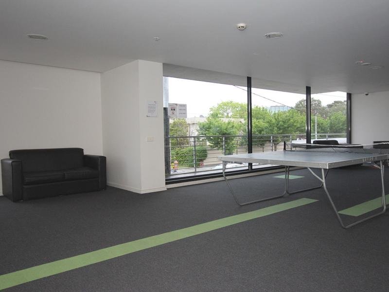 212/141 Waverley Road, Malvern East image 4
