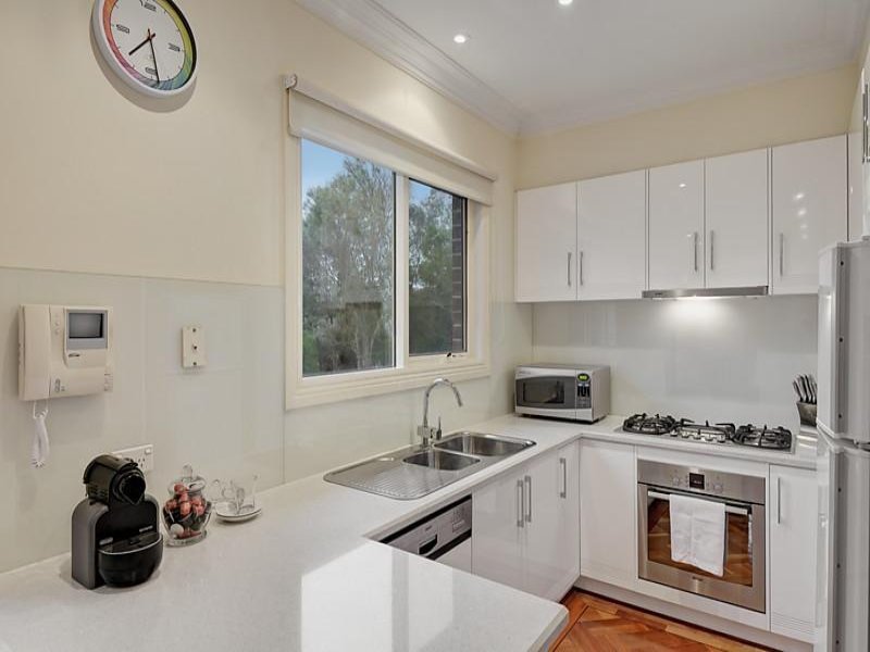 2/1216 Old Burke Road, Kew East image 6