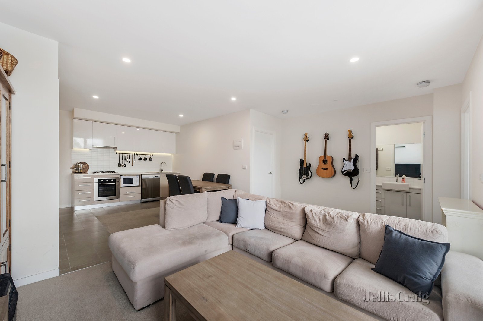 212/193 Springvale Road, Nunawading image 5
