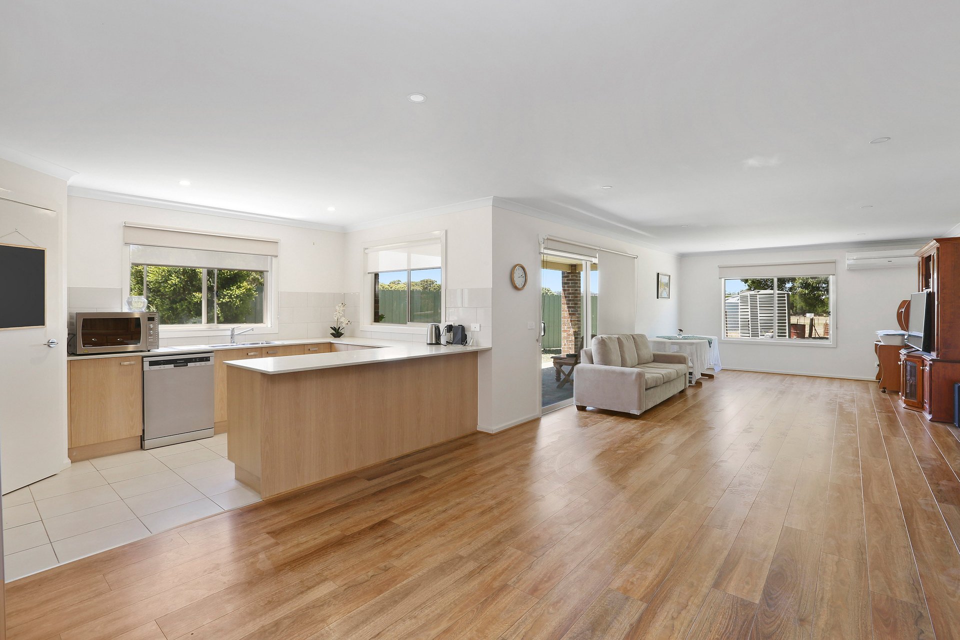 2122 Ballan Road, Anakie image 2