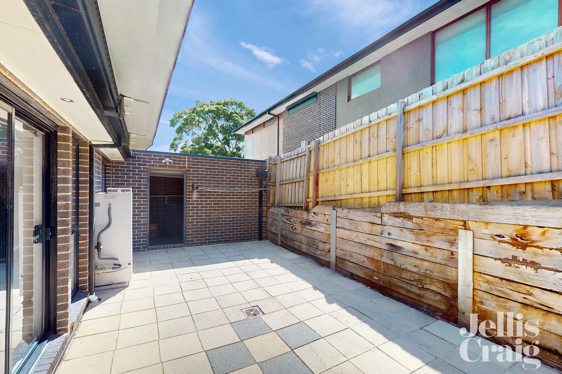 2/122 Ogilvie Street, Essendon image 12