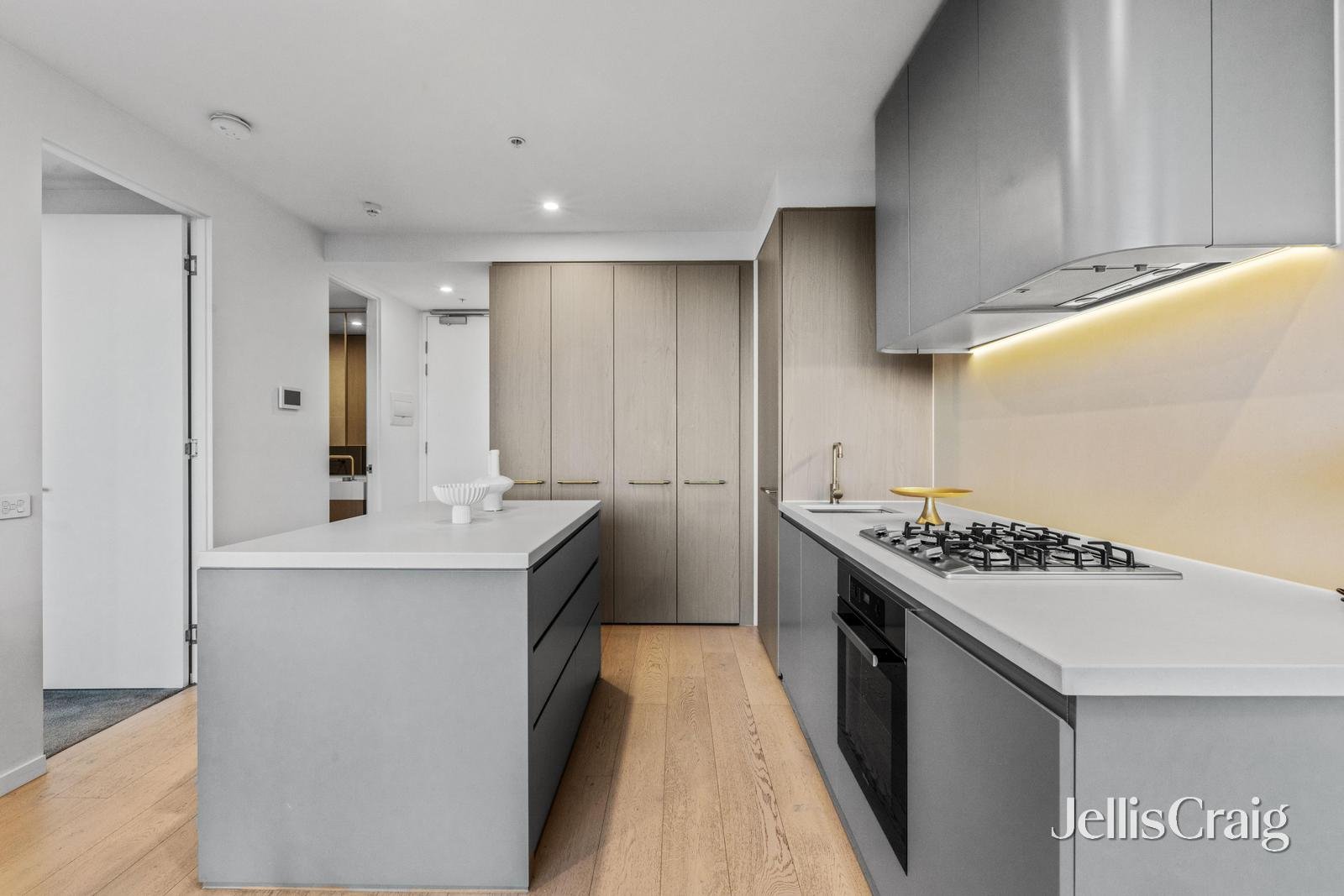 212/23 Osullivan Road, Glen Waverley image 8