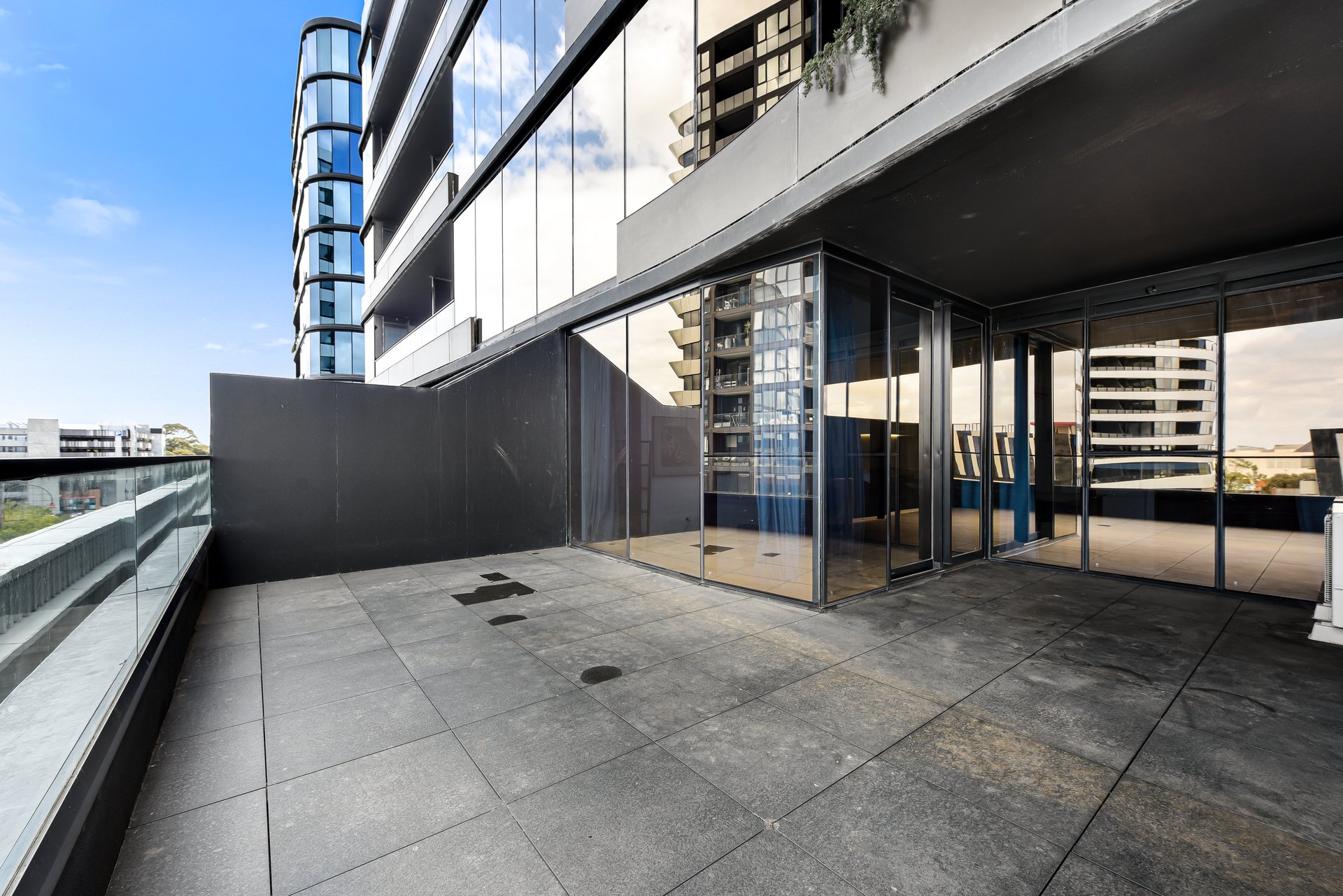 212/25 O'Sullivan Road, Glen Waverley image 7