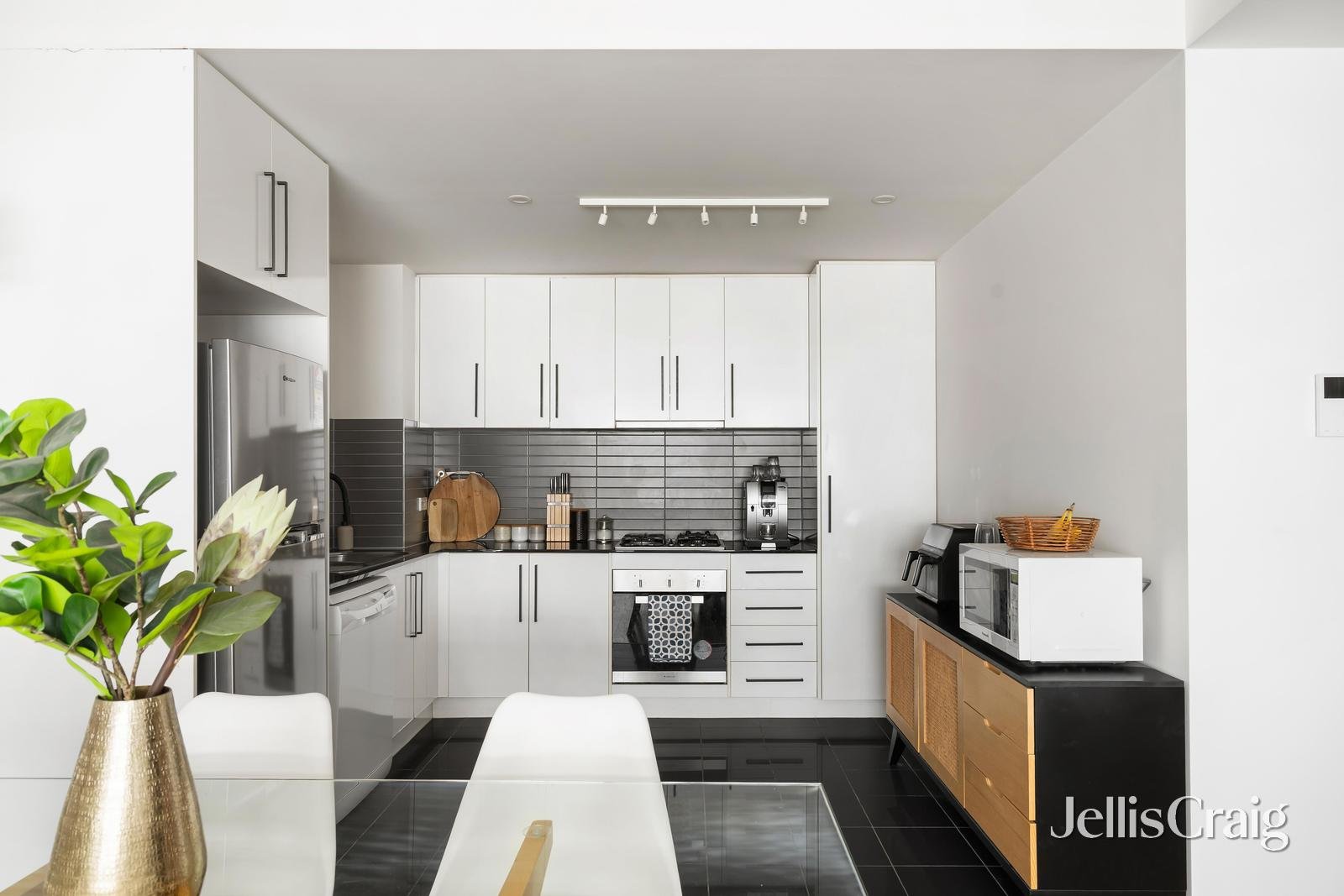 212/2A Montrose Place, Hawthorn&nbsp;East image 5