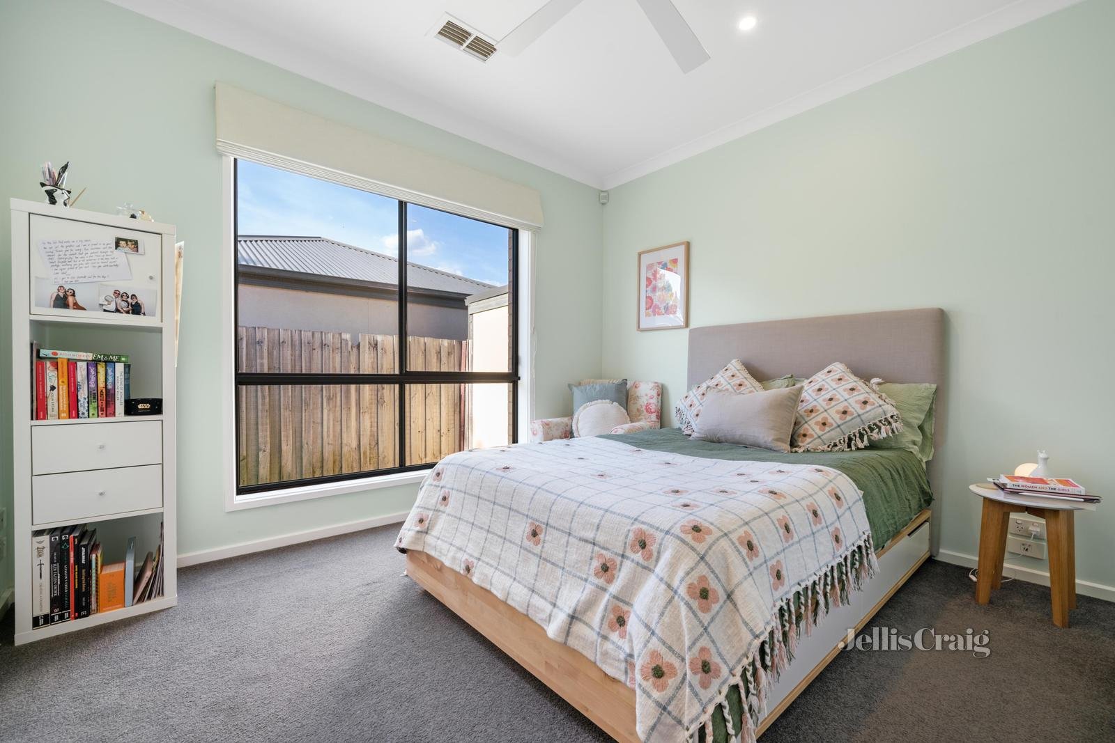 2/123 Cambridge Road, Mooroolbark image 4