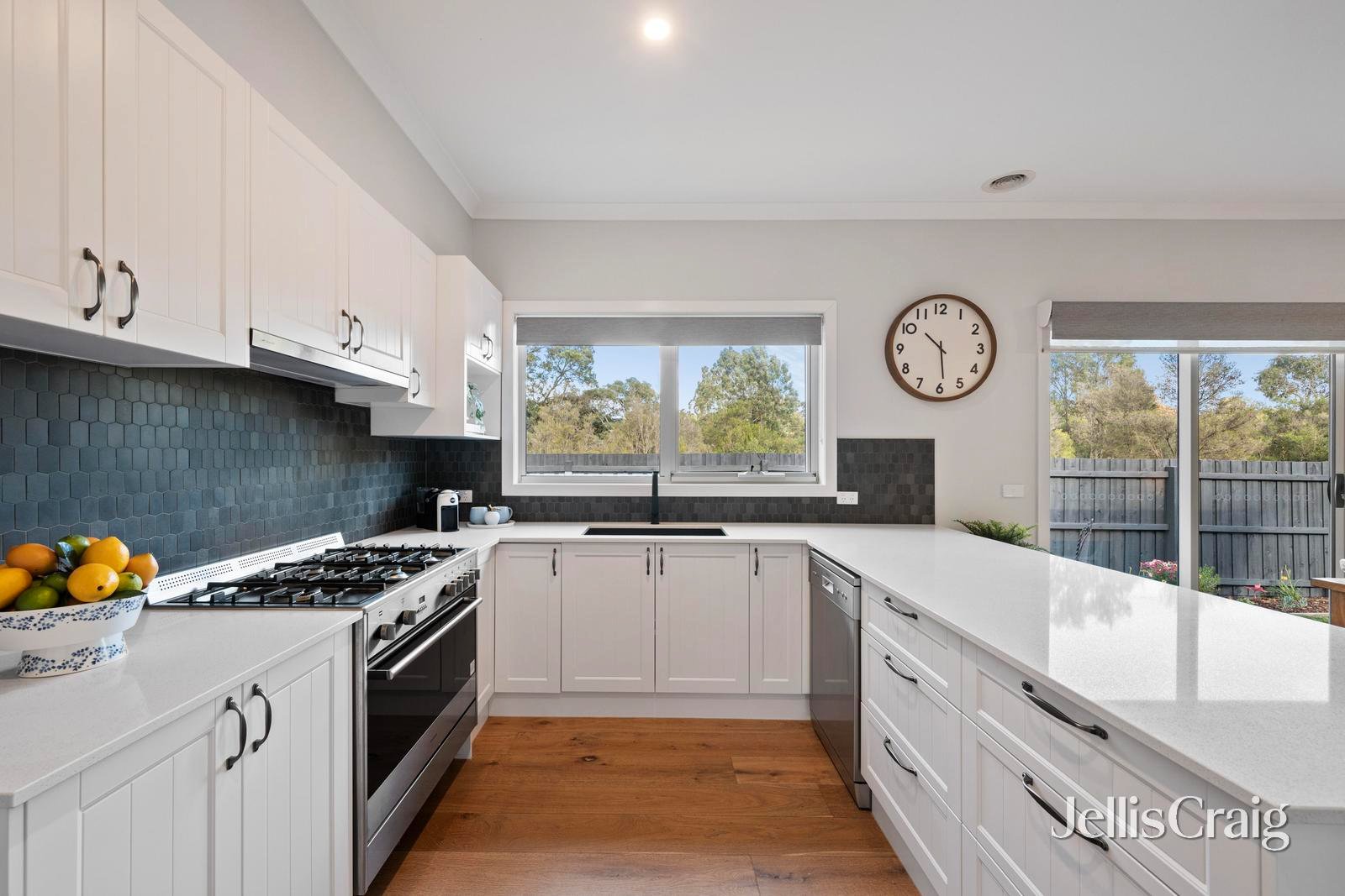 2/123 Esther Crescent, Mooroolbark image 2