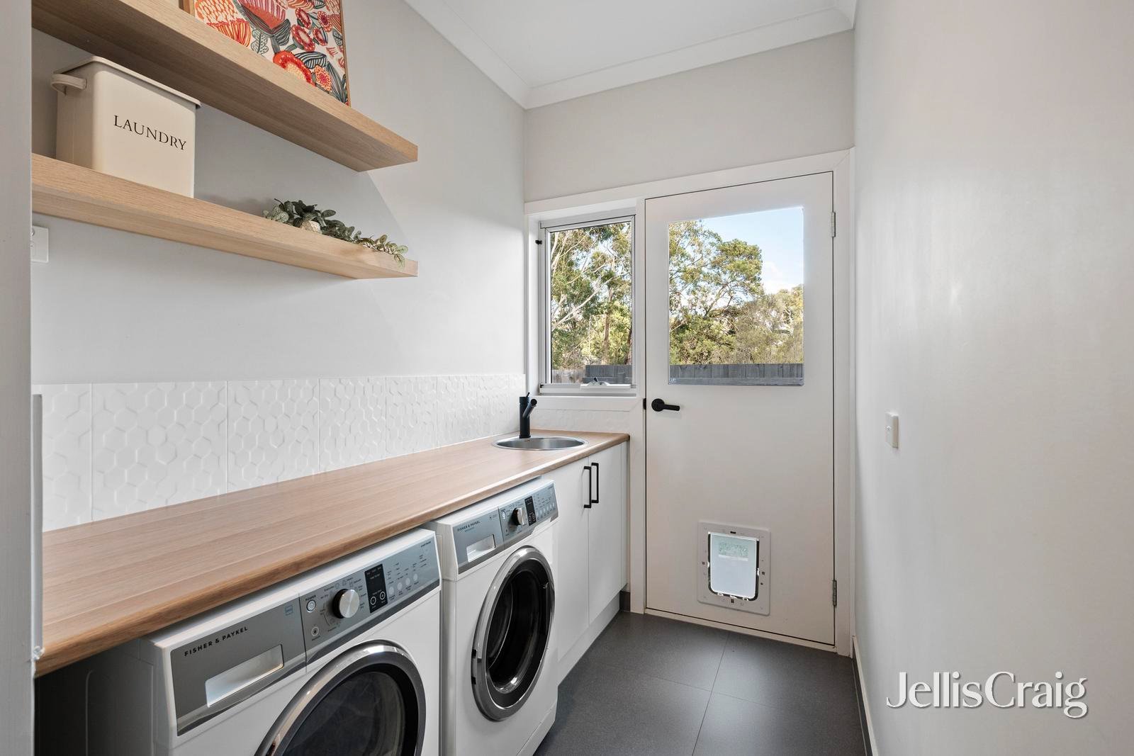 2/123 Esther Crescent, Mooroolbark image 12