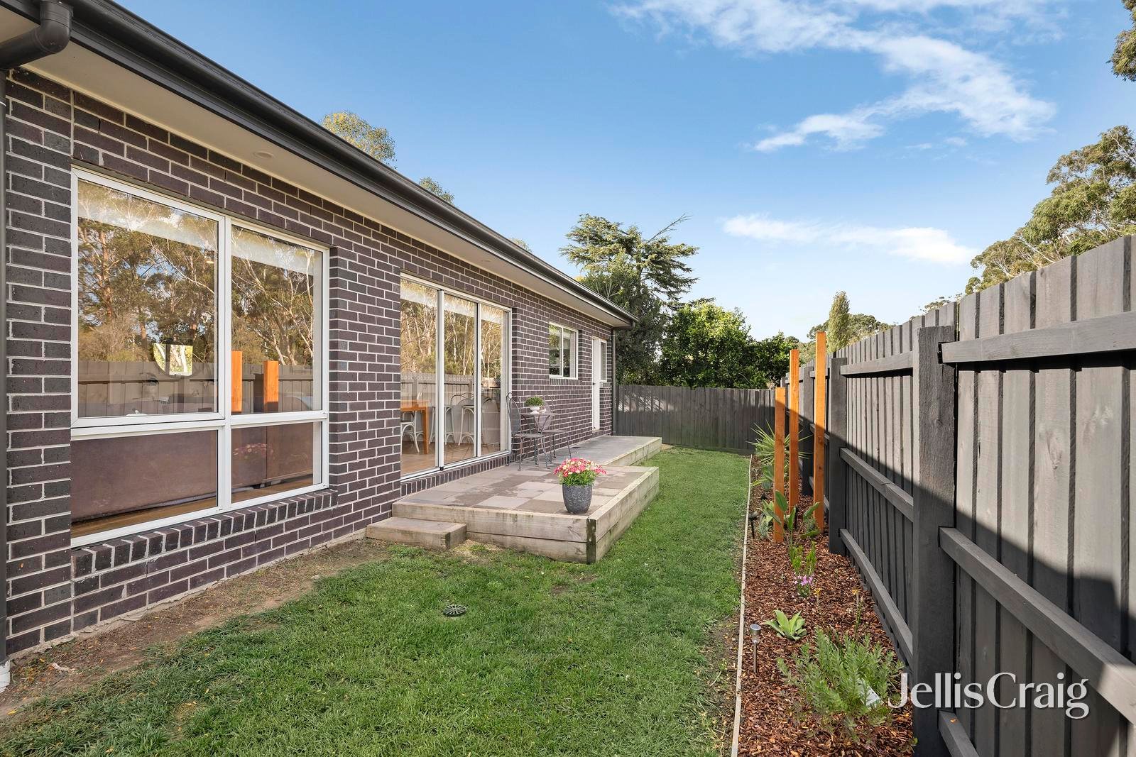2/123 Esther Crescent, Mooroolbark image 13