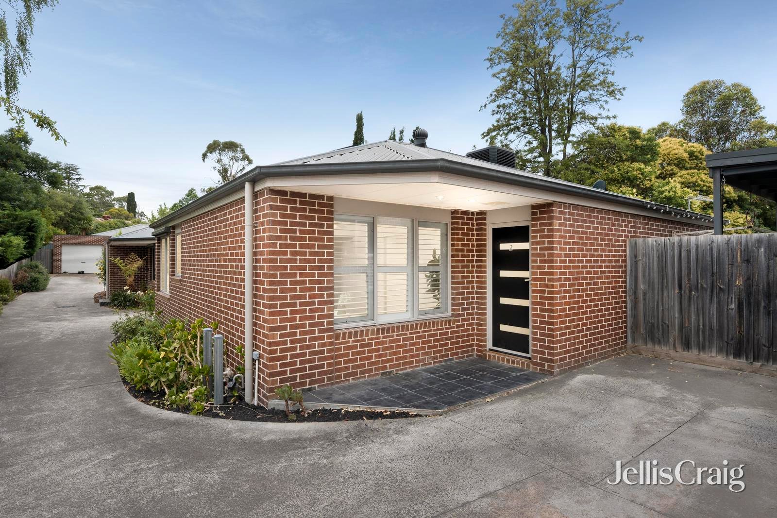 2/123 Lincoln Road, Croydon image 1