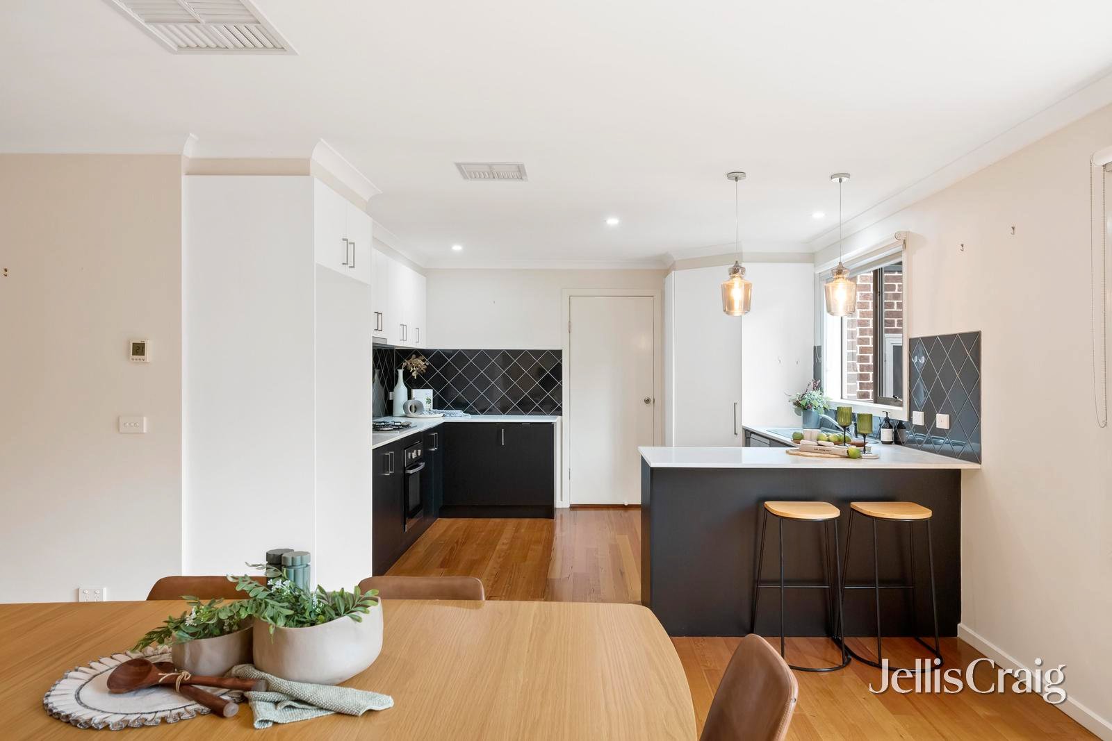 2/123 Lincoln Road, Croydon image 7