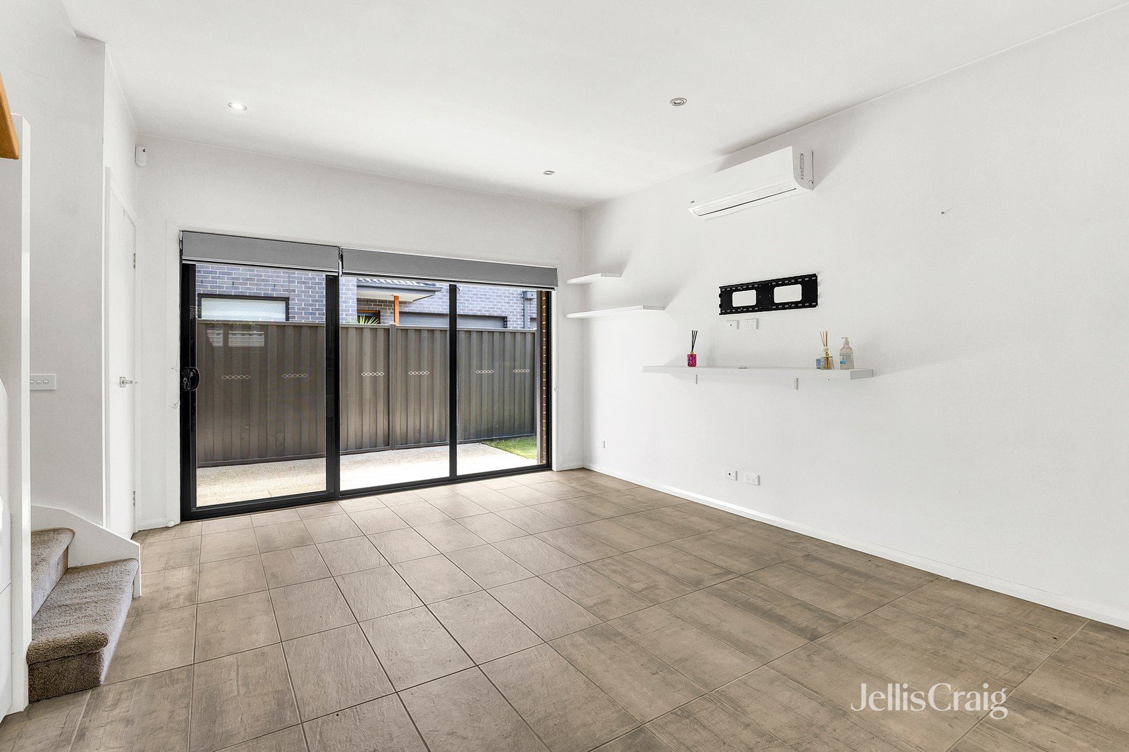 2/123 West Street, Hadfield image 1