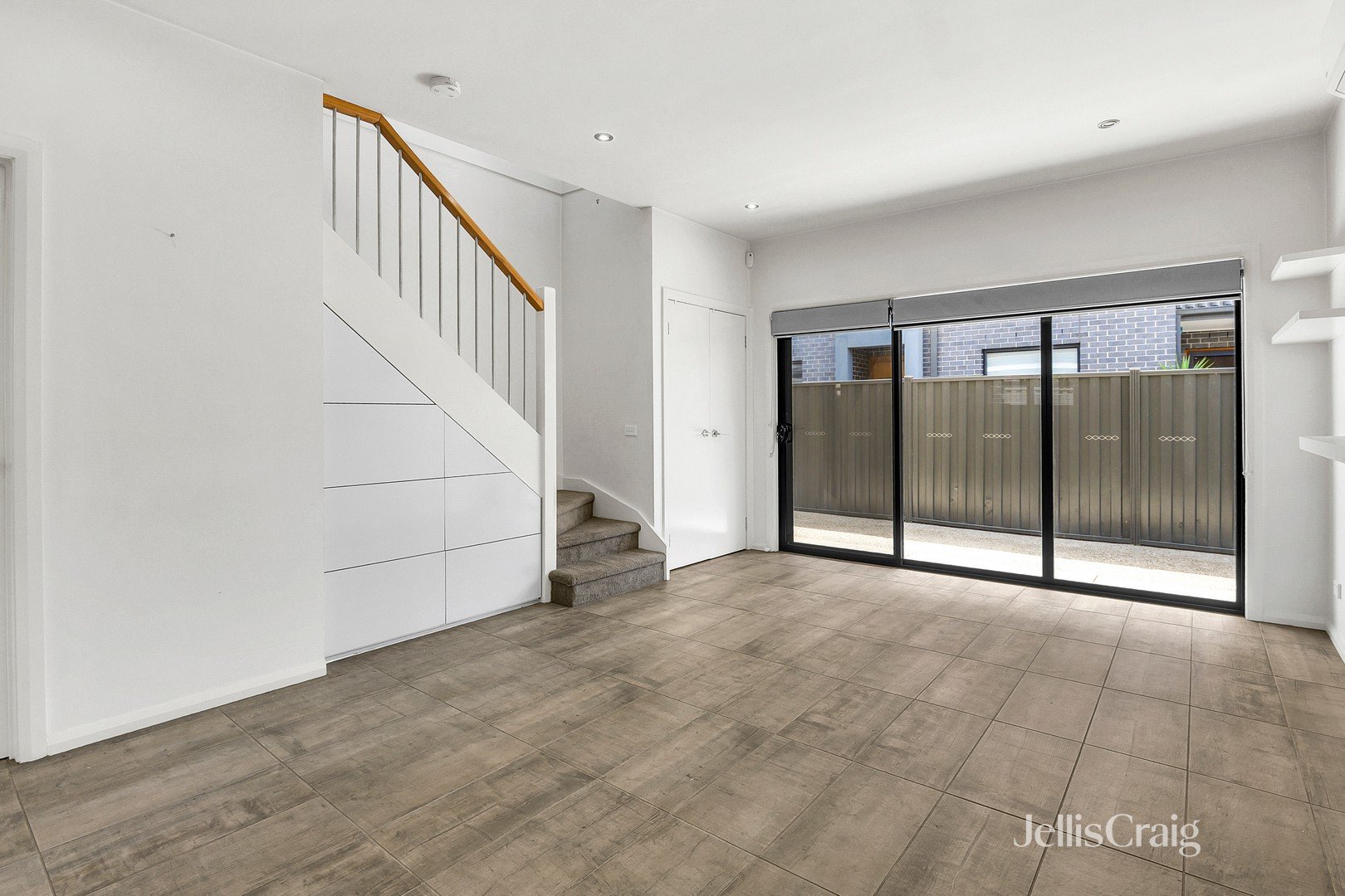 2/123 West Street, Hadfield image 2