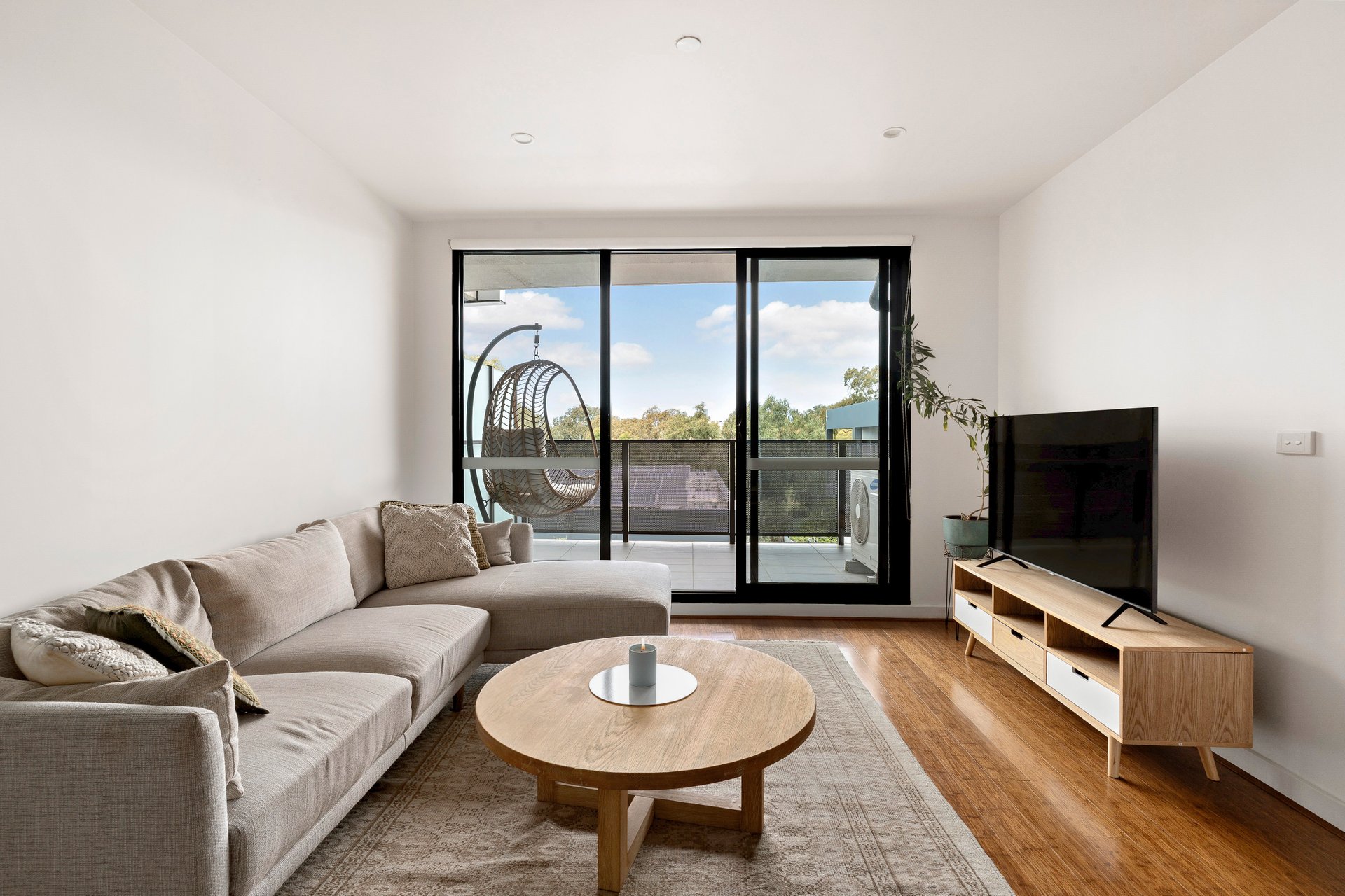 212/314 Pascoe Vale Road, Essendon image 2