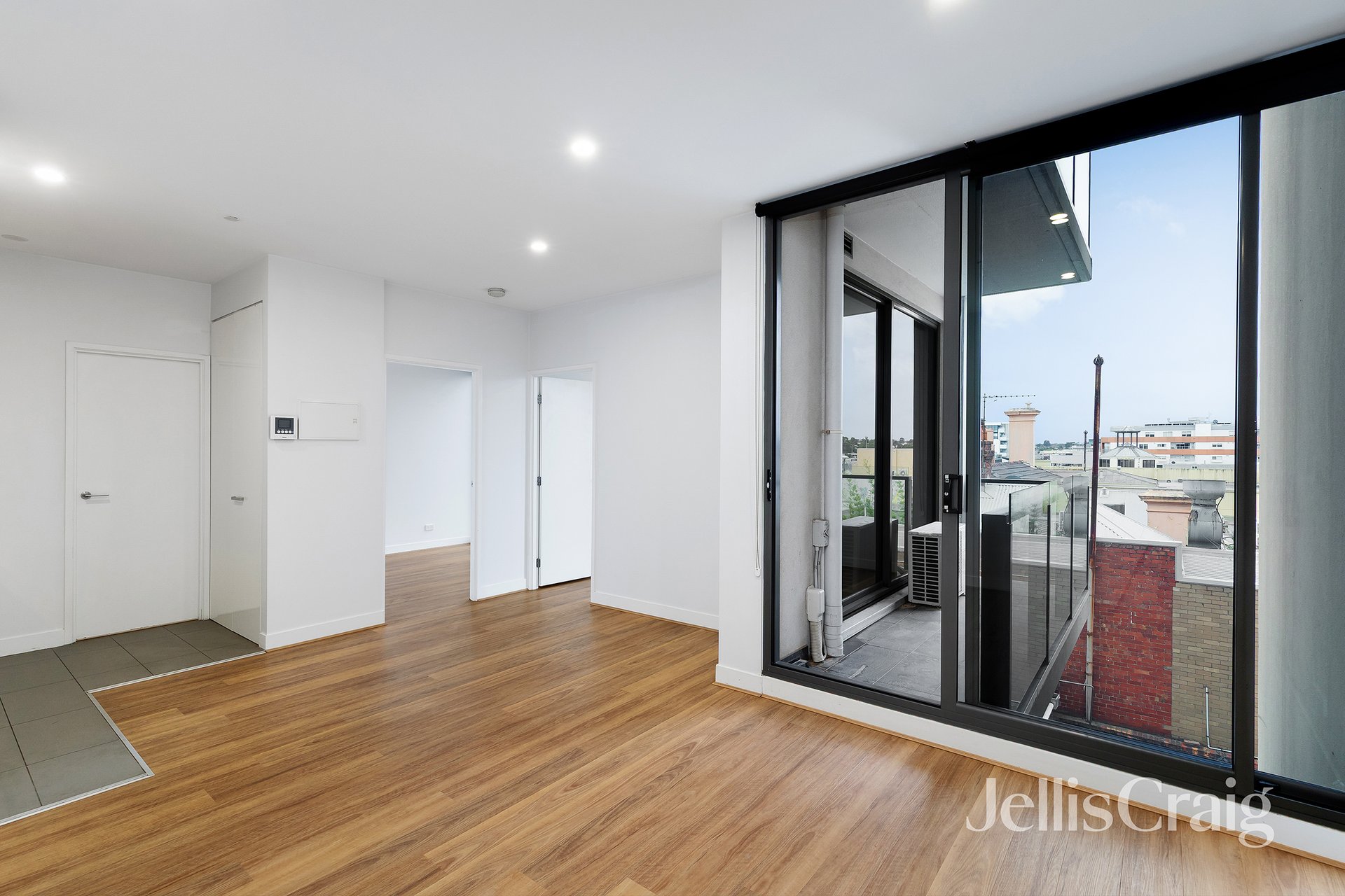 212/332 High Street, Northcote image 2