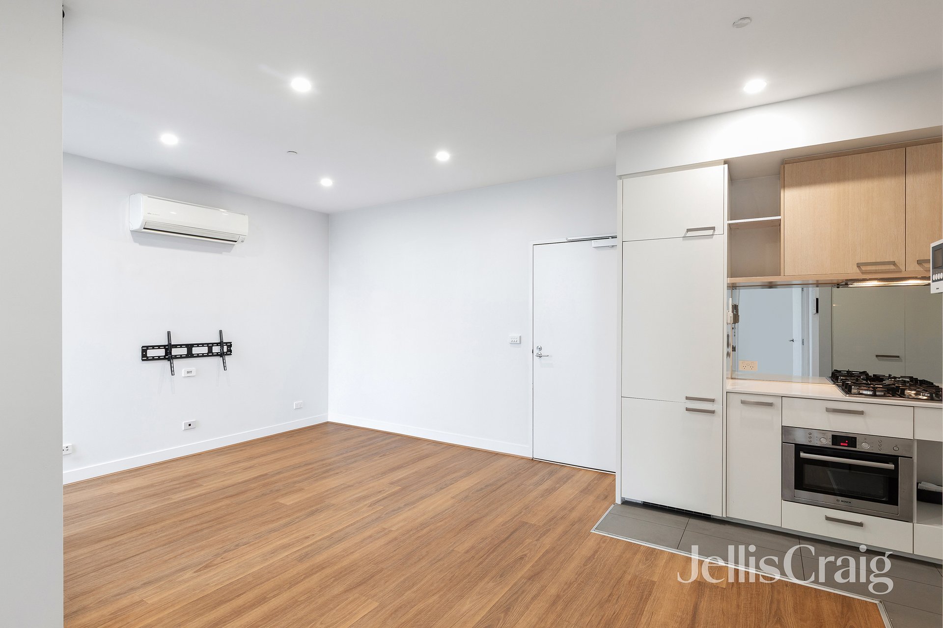 212/332 High Street, Northcote image 4