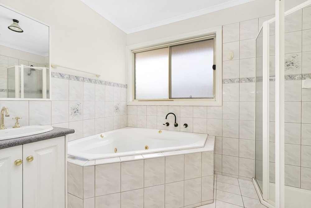 2/1236 Old Burke Road, Kew East image 7