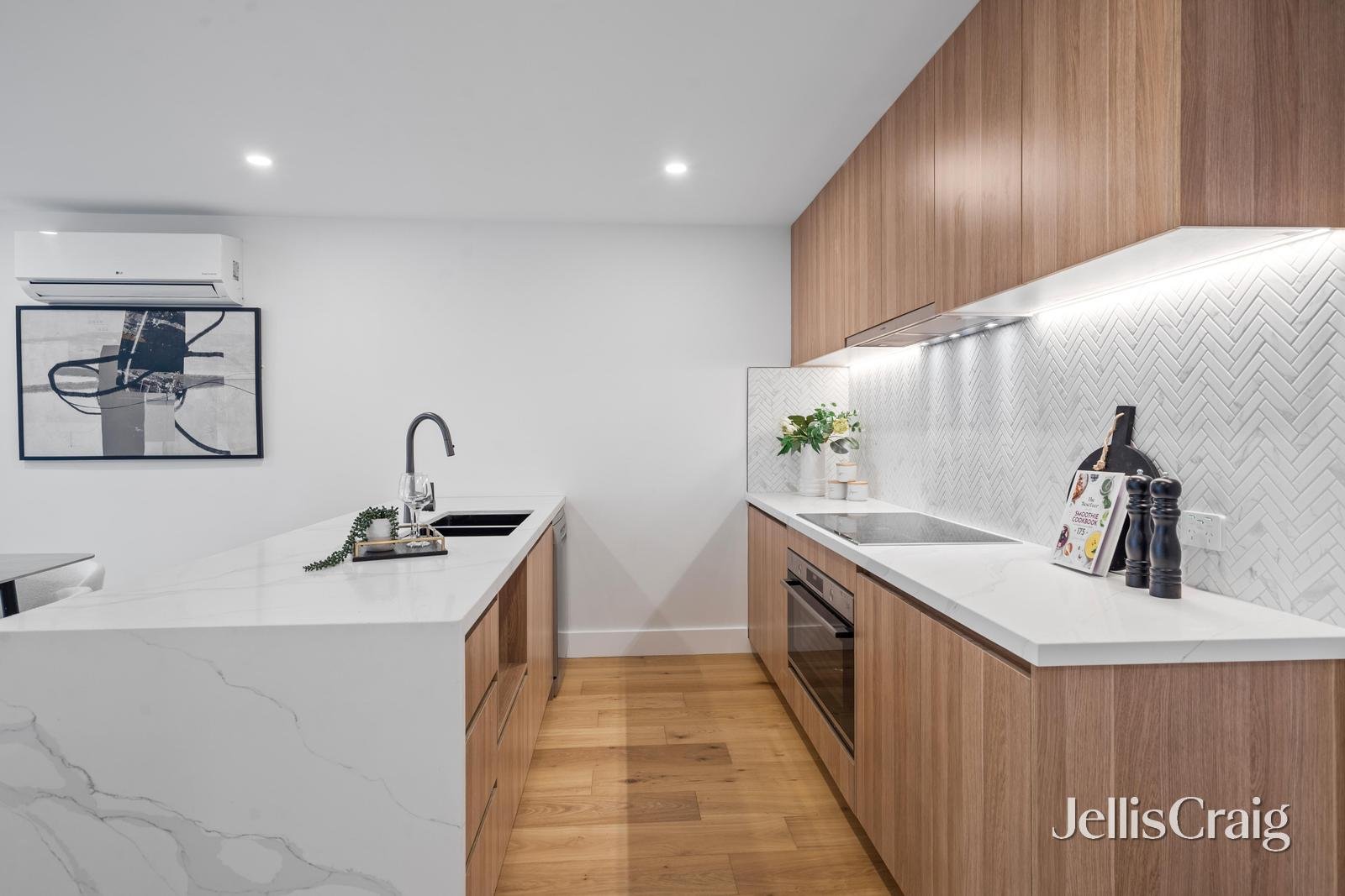 2/124-126 Huntingdale Road, Mount Waverley image 6