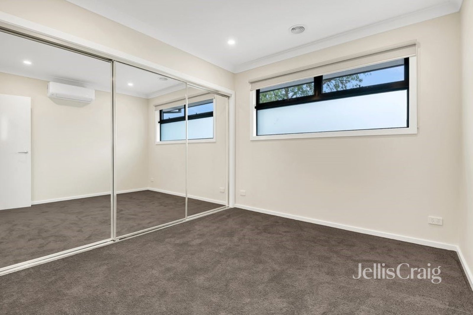 2/124 Scott Grove, Kingsbury image 5