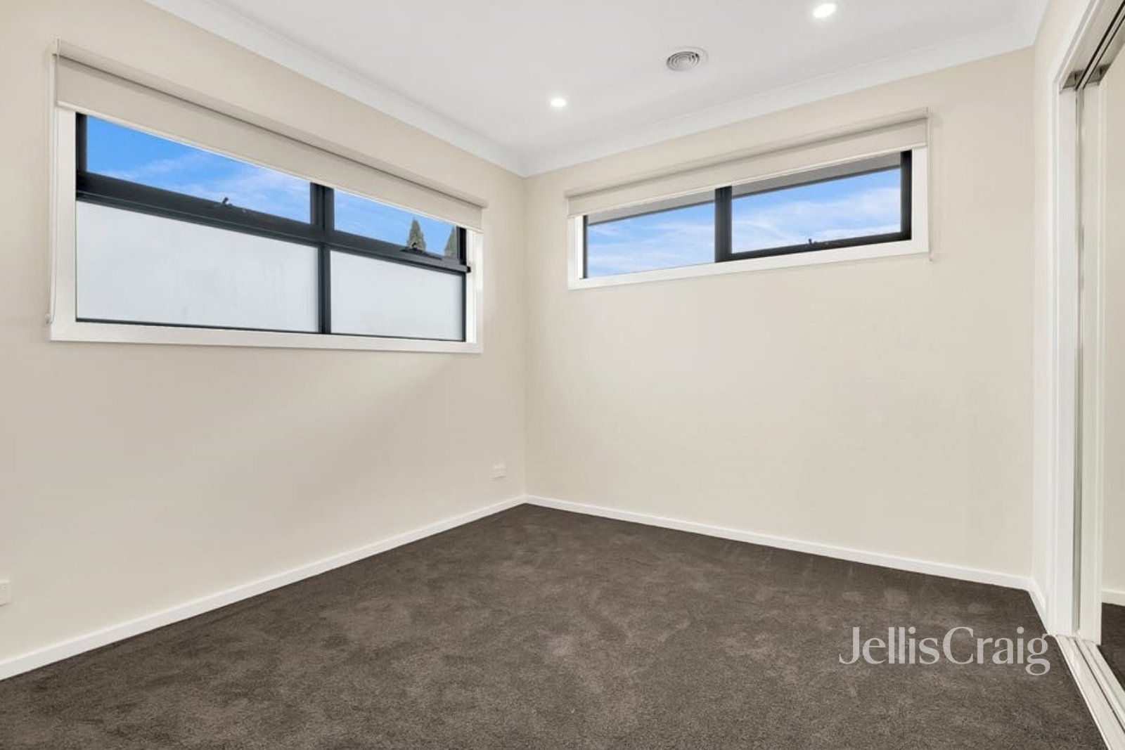 2/124 Scott Grove, Kingsbury image 6