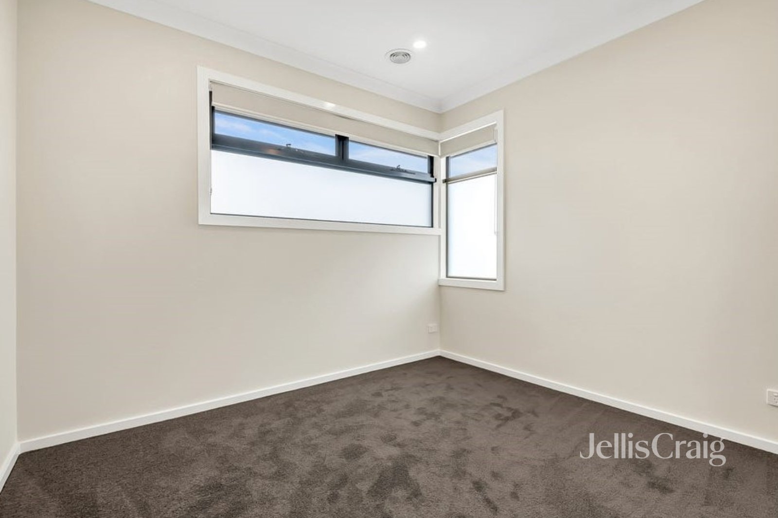 2/124 Scott Grove, Kingsbury image 7