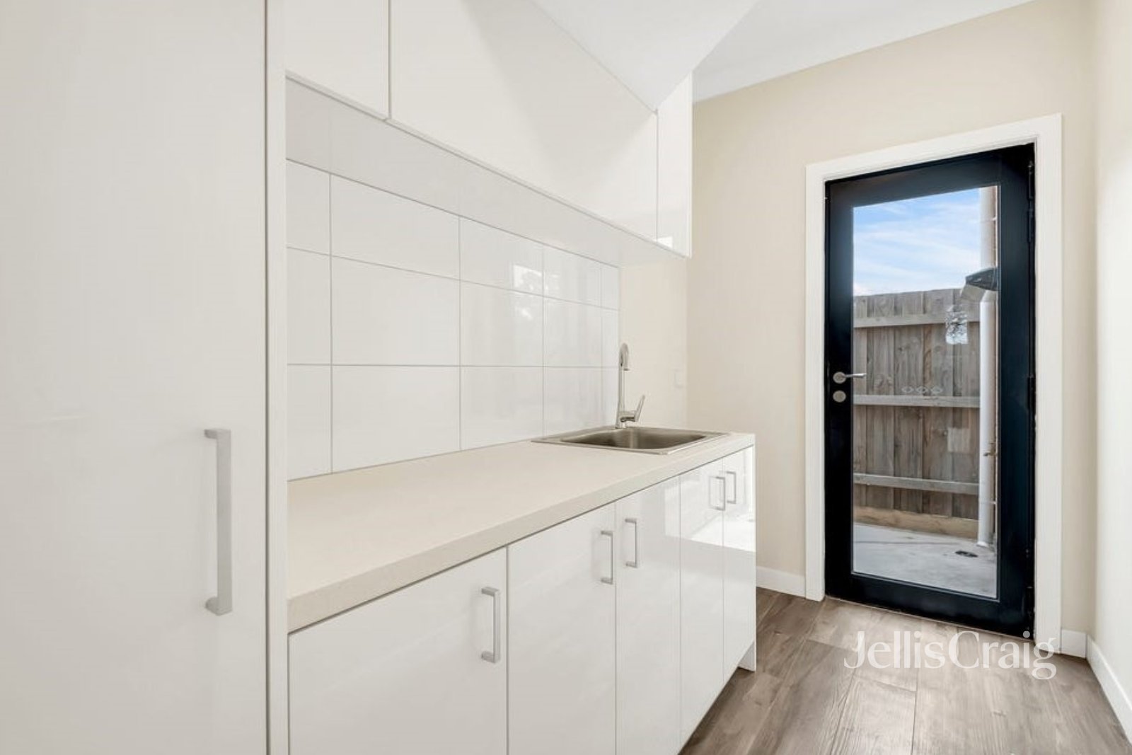 2/124 Scott Grove, Kingsbury image 8