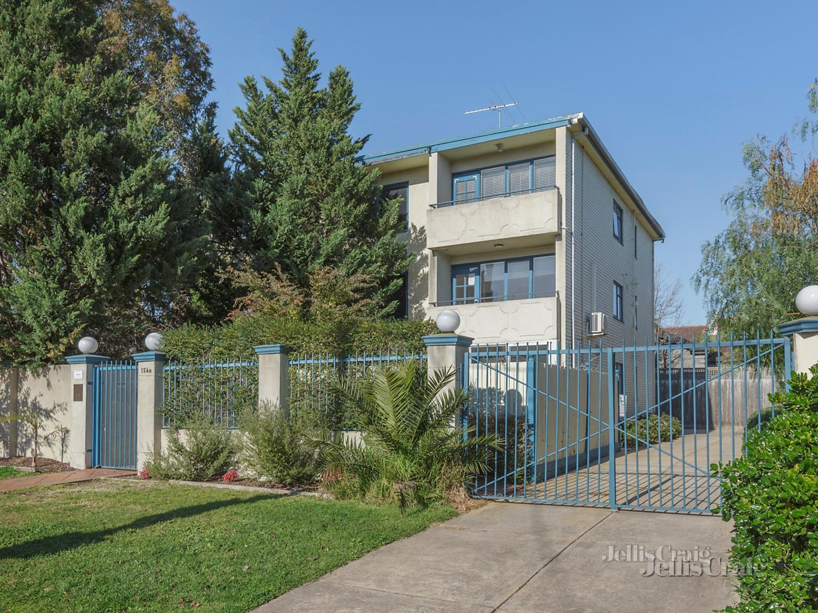 2/124b Barkers Road, Hawthorn image 2