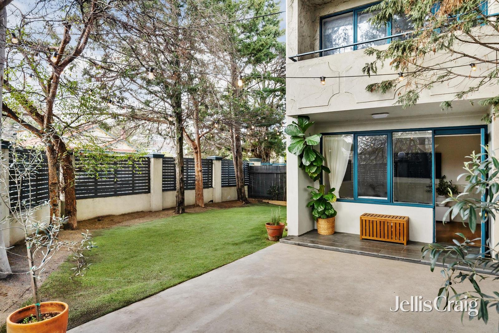 2/124b Barkers Road, Hawthorn image 1