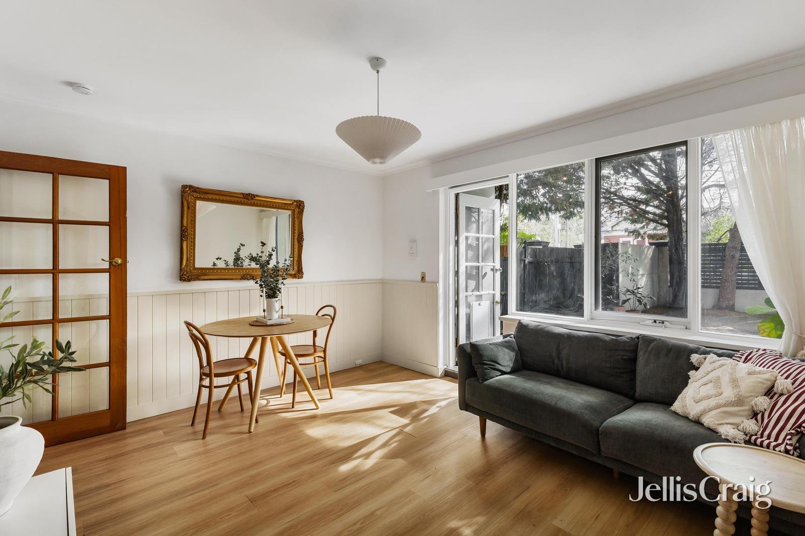 2/124b Barkers Road, Hawthorn image 2