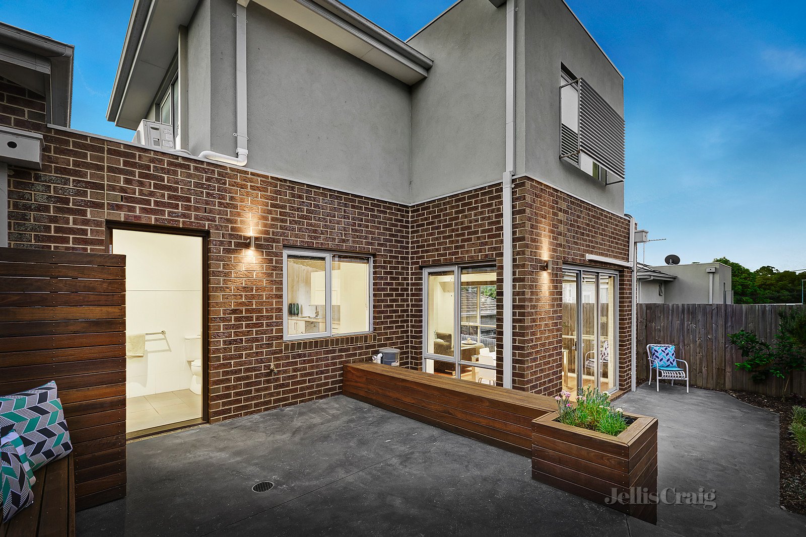 2/125 Fyffe Street, Thornbury image 9