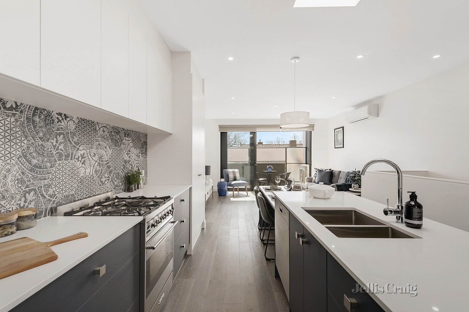 2/125 Grange Road, Fairfield image 6