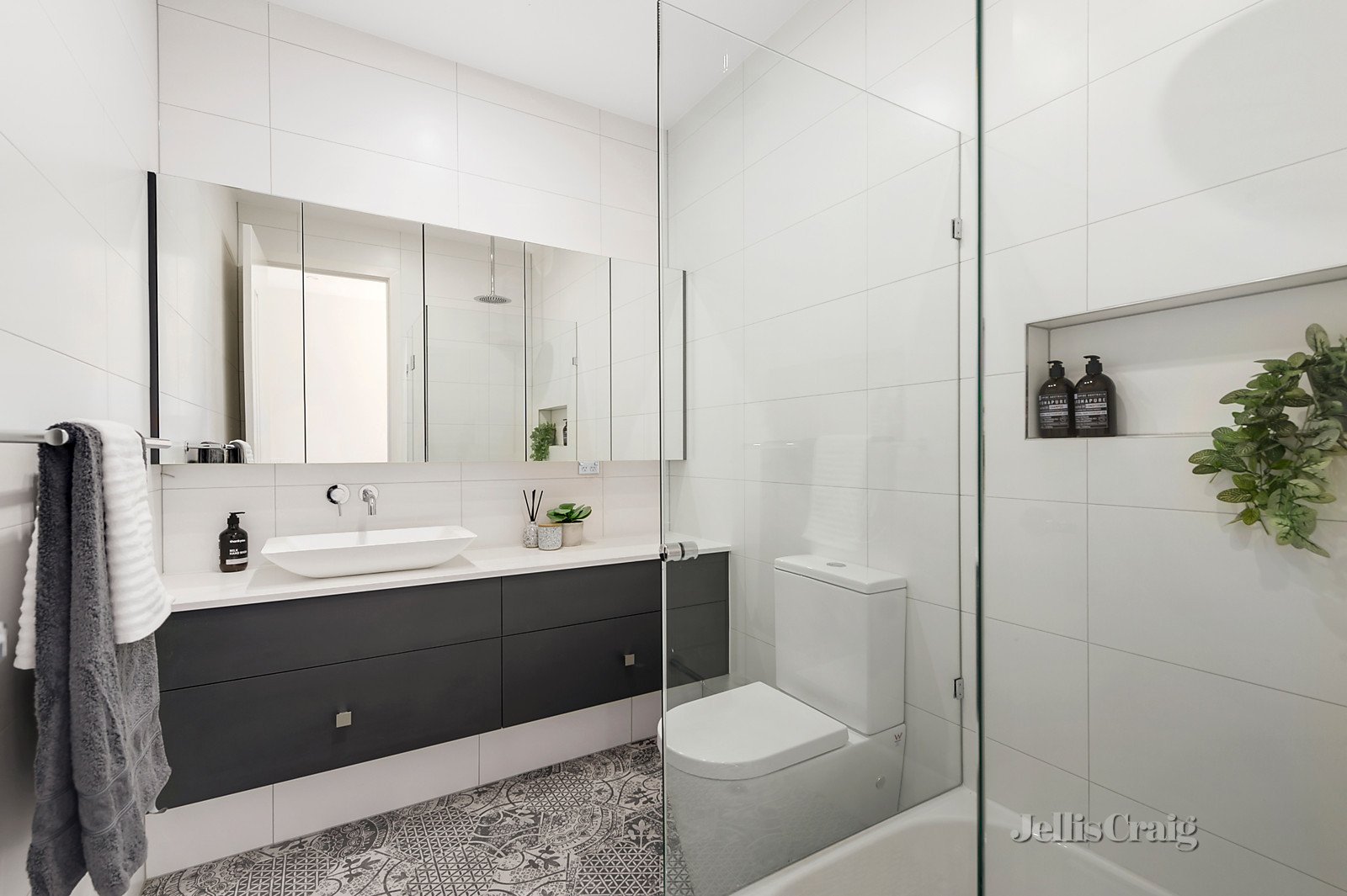 2/125 Grange Road, Fairfield image 9