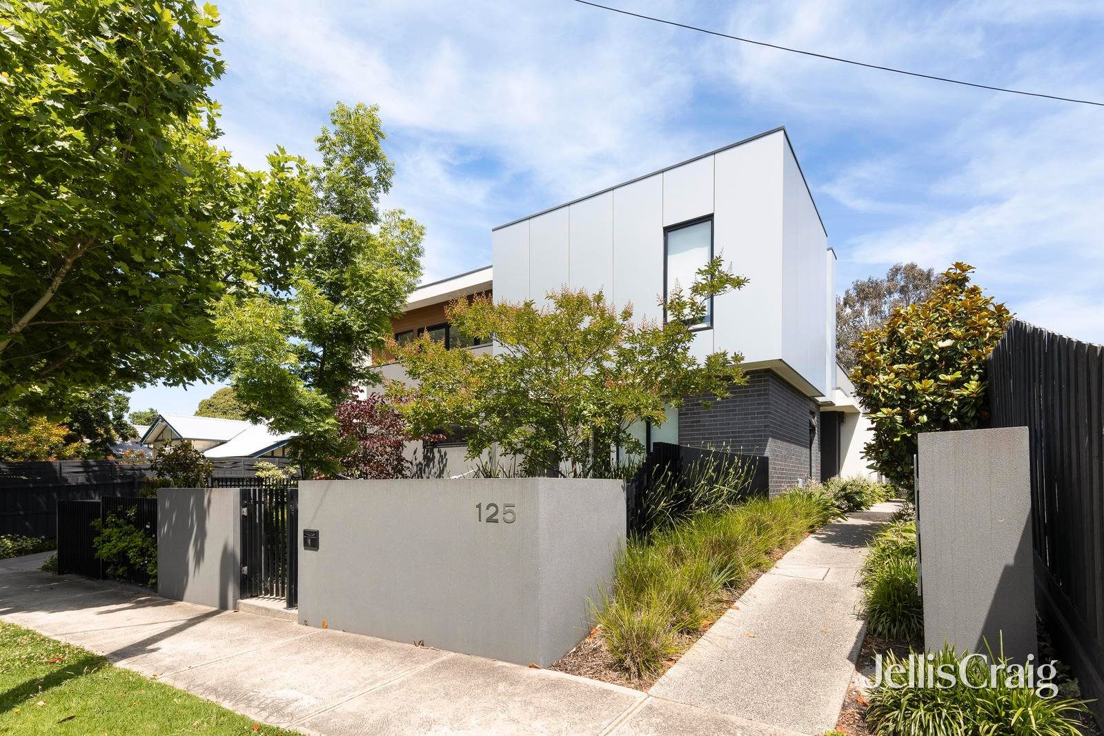 2/125 Grange Road, Fairfield image 1