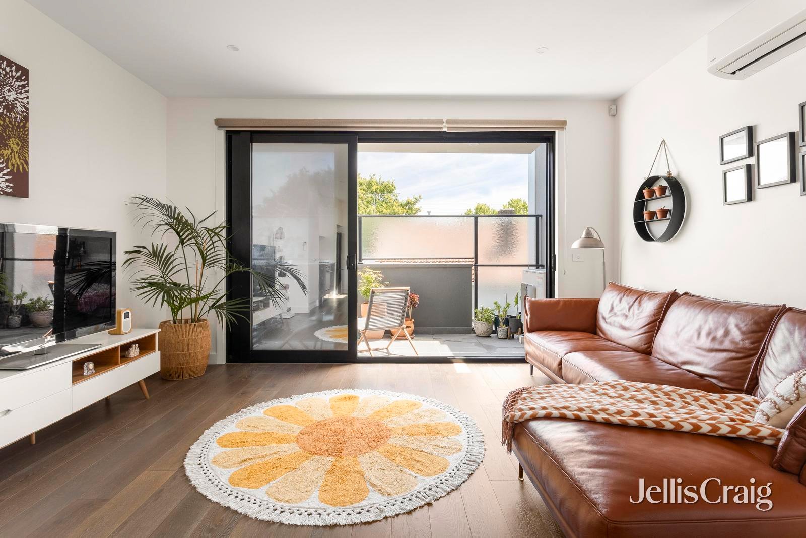 2/125 Grange Road, Fairfield image 3