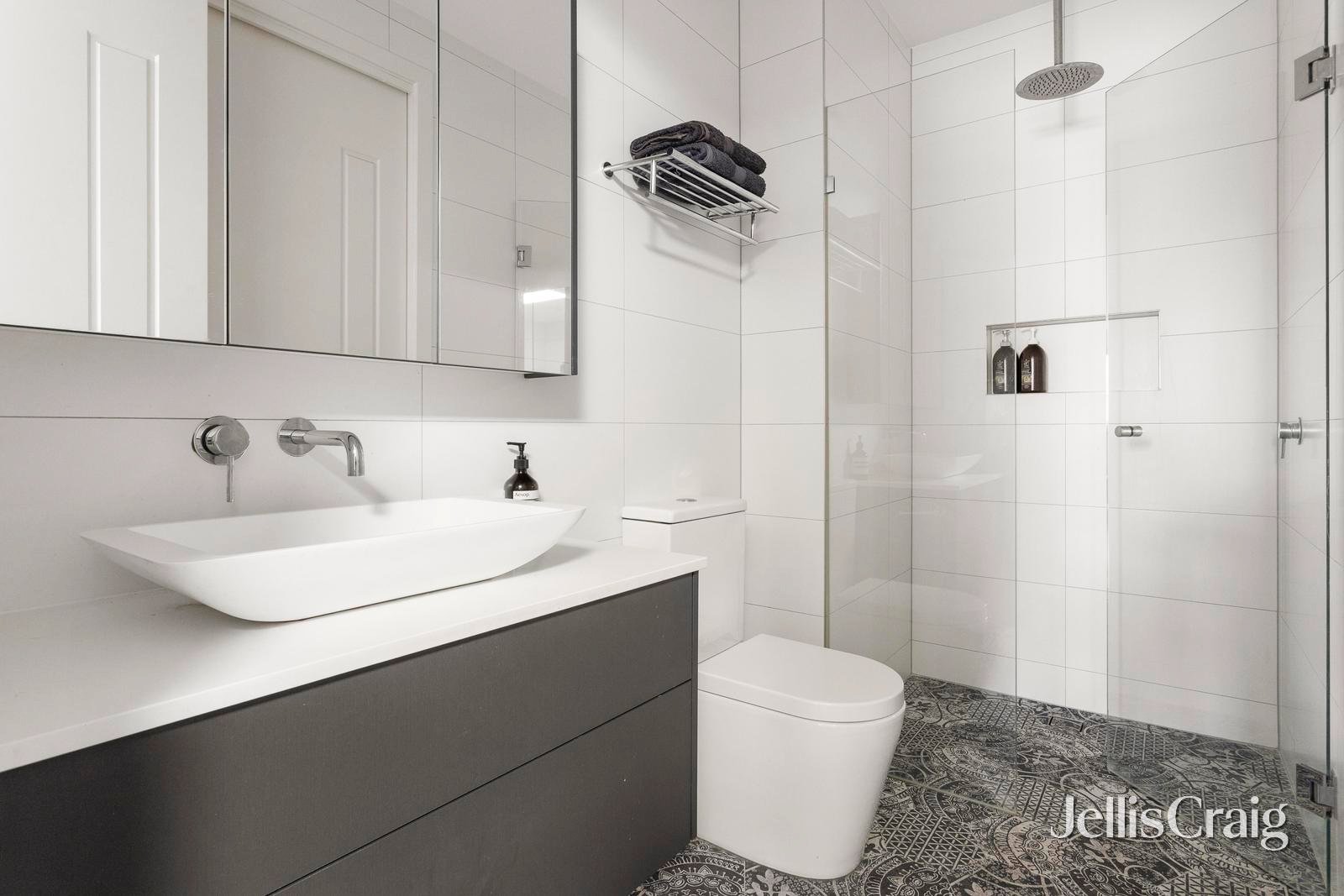 2/125 Grange Road, Fairfield image 7