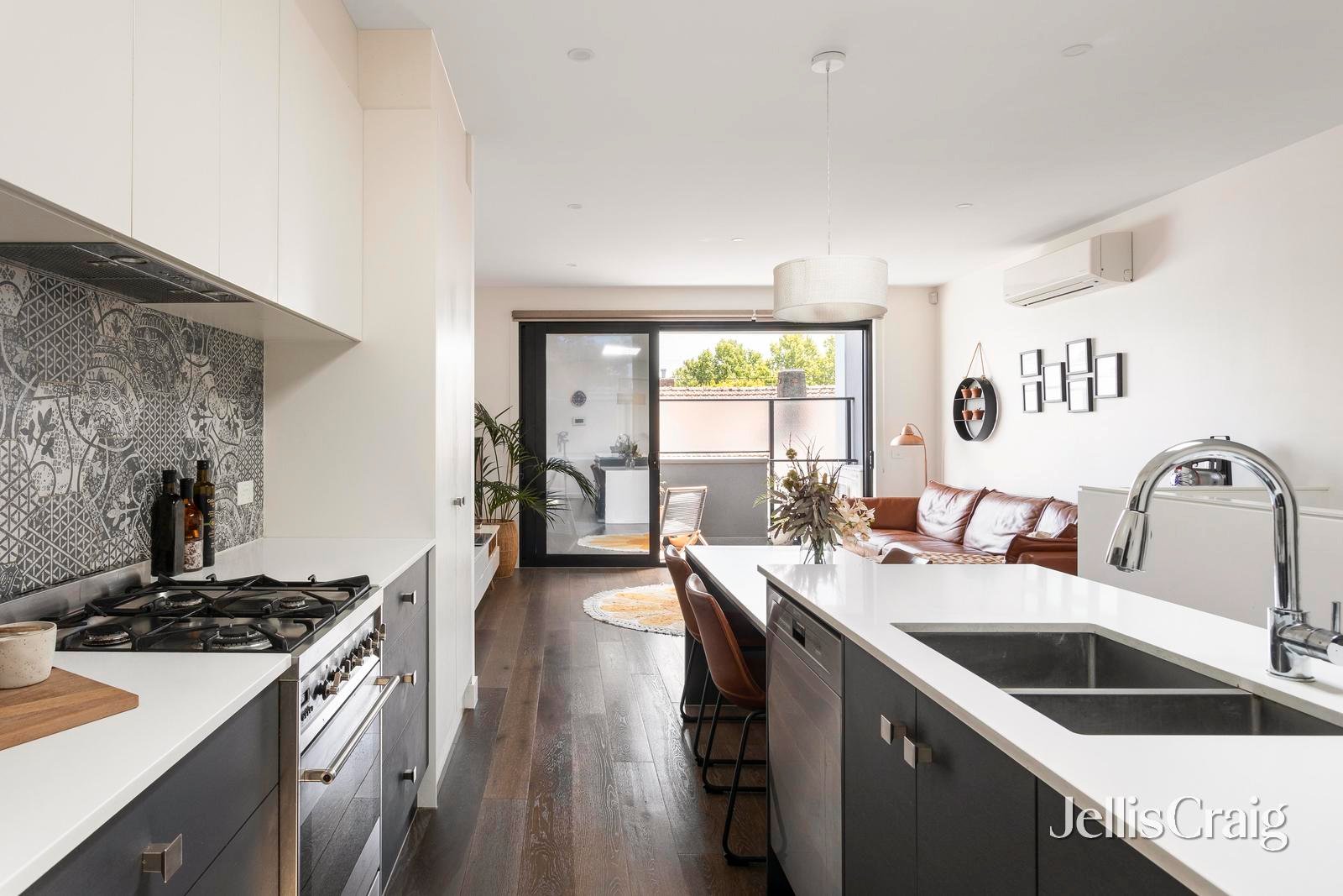 2/125 Grange Road, Fairfield image 8