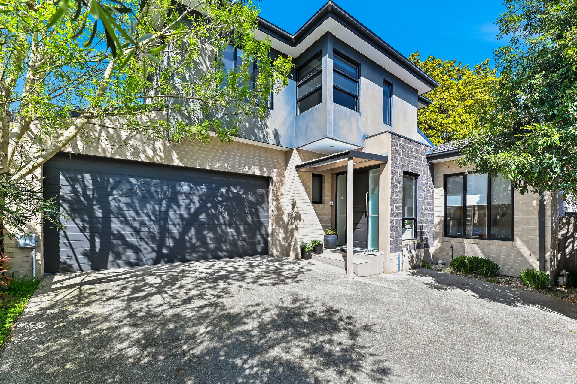 2/125 Main Street, Blackburn image 1