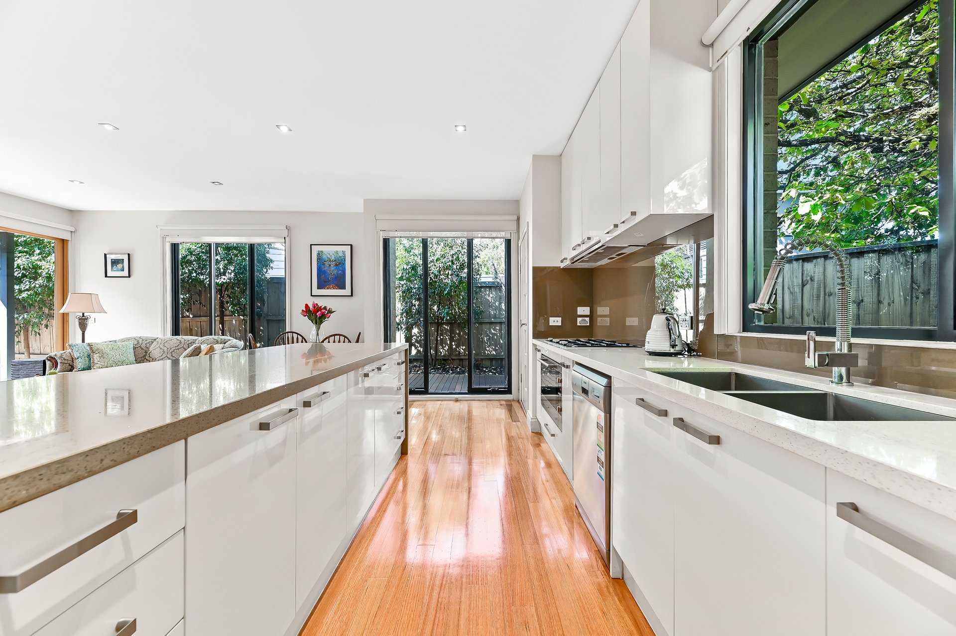 2/125 Main Street, Blackburn image 5