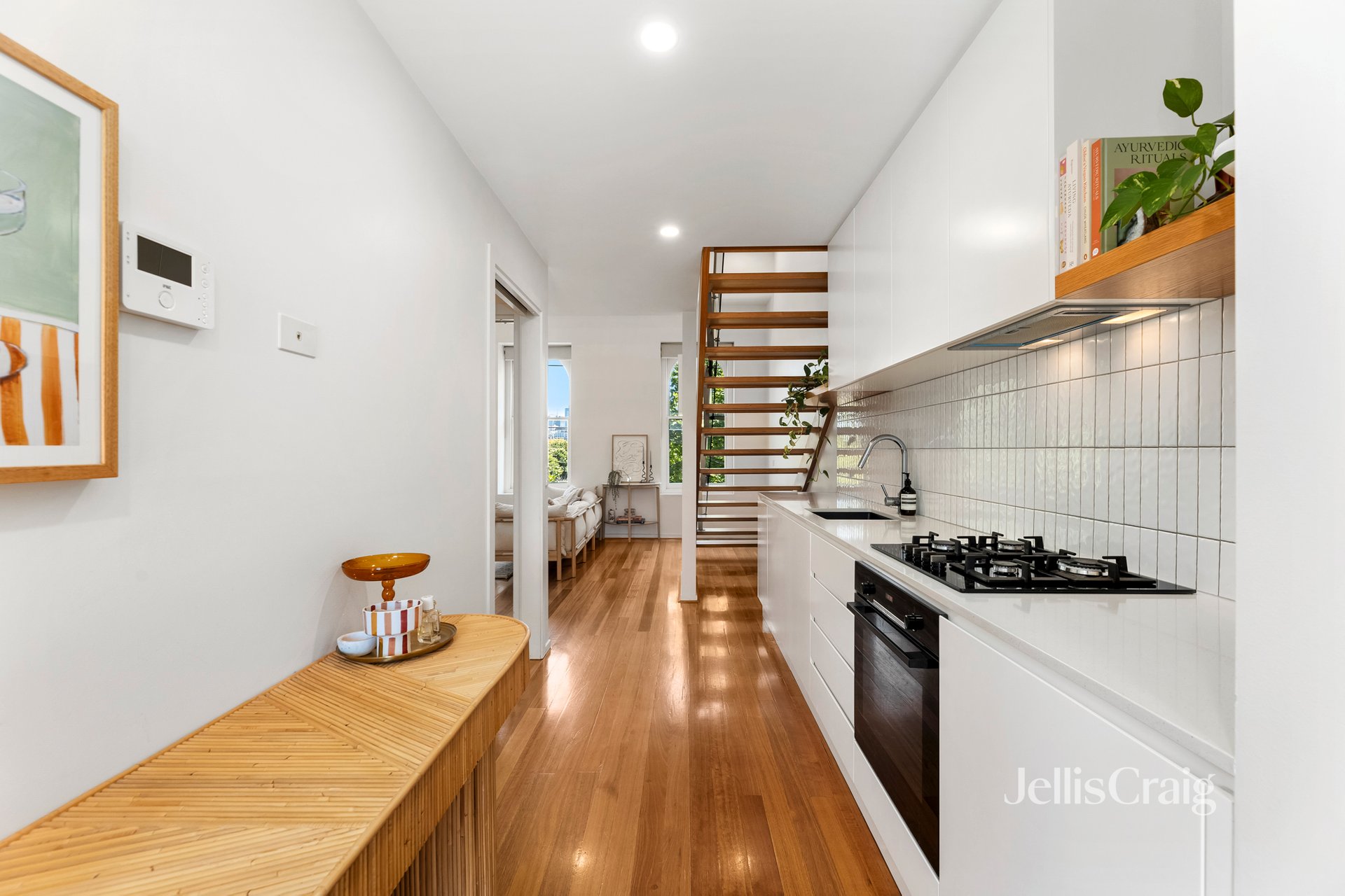 212/56 Nicholson Street, Abbotsford image 2