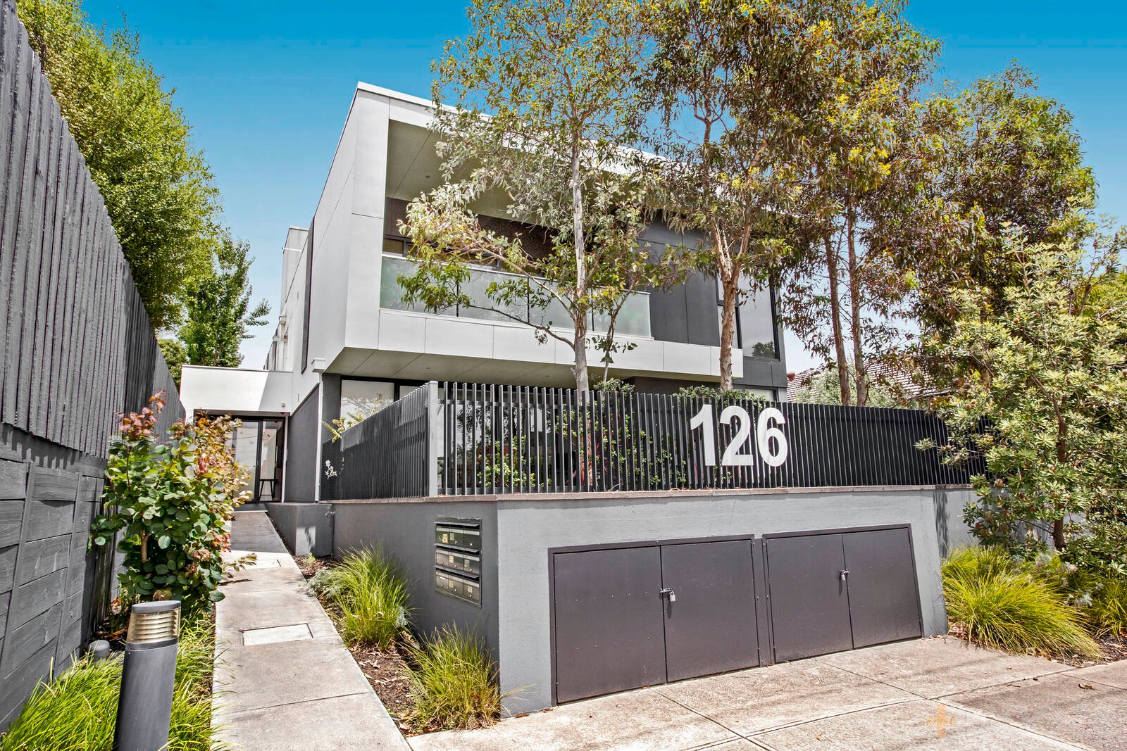 2 / 126 Centre Road Brighton East