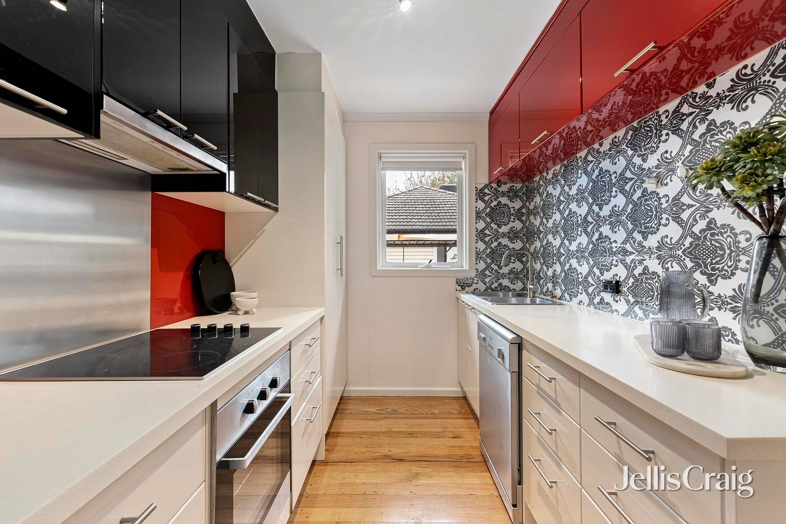 2/126 Heatherdale Road, Mitcham image 3